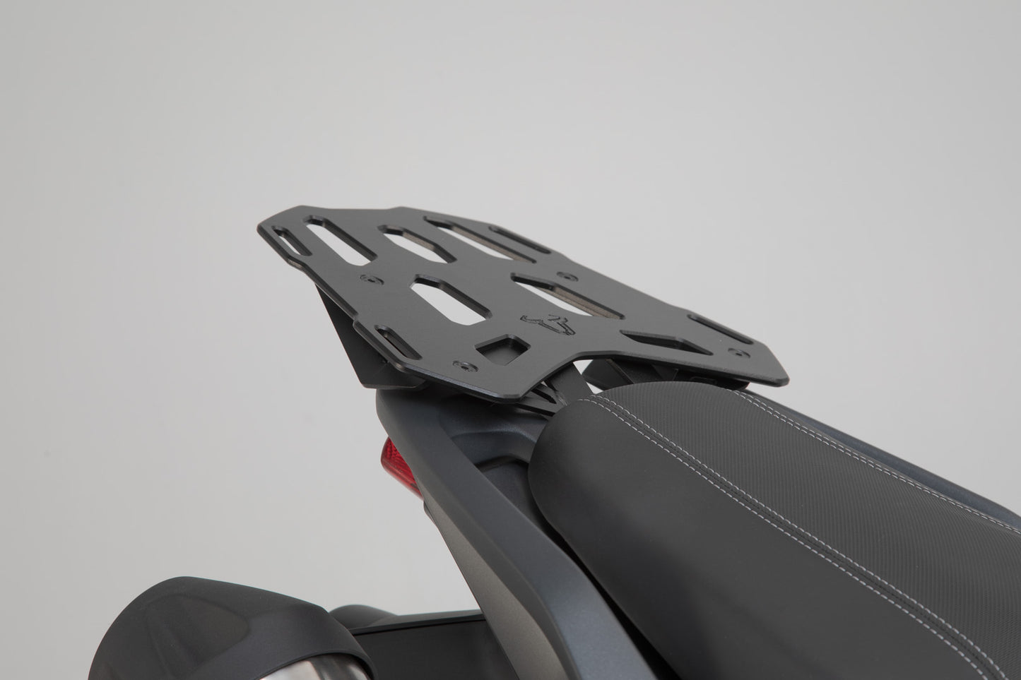 SW-MOTECH Portaequipaje STREET-RACK Negro. Triumph Tiger 1050 Sport (13-).