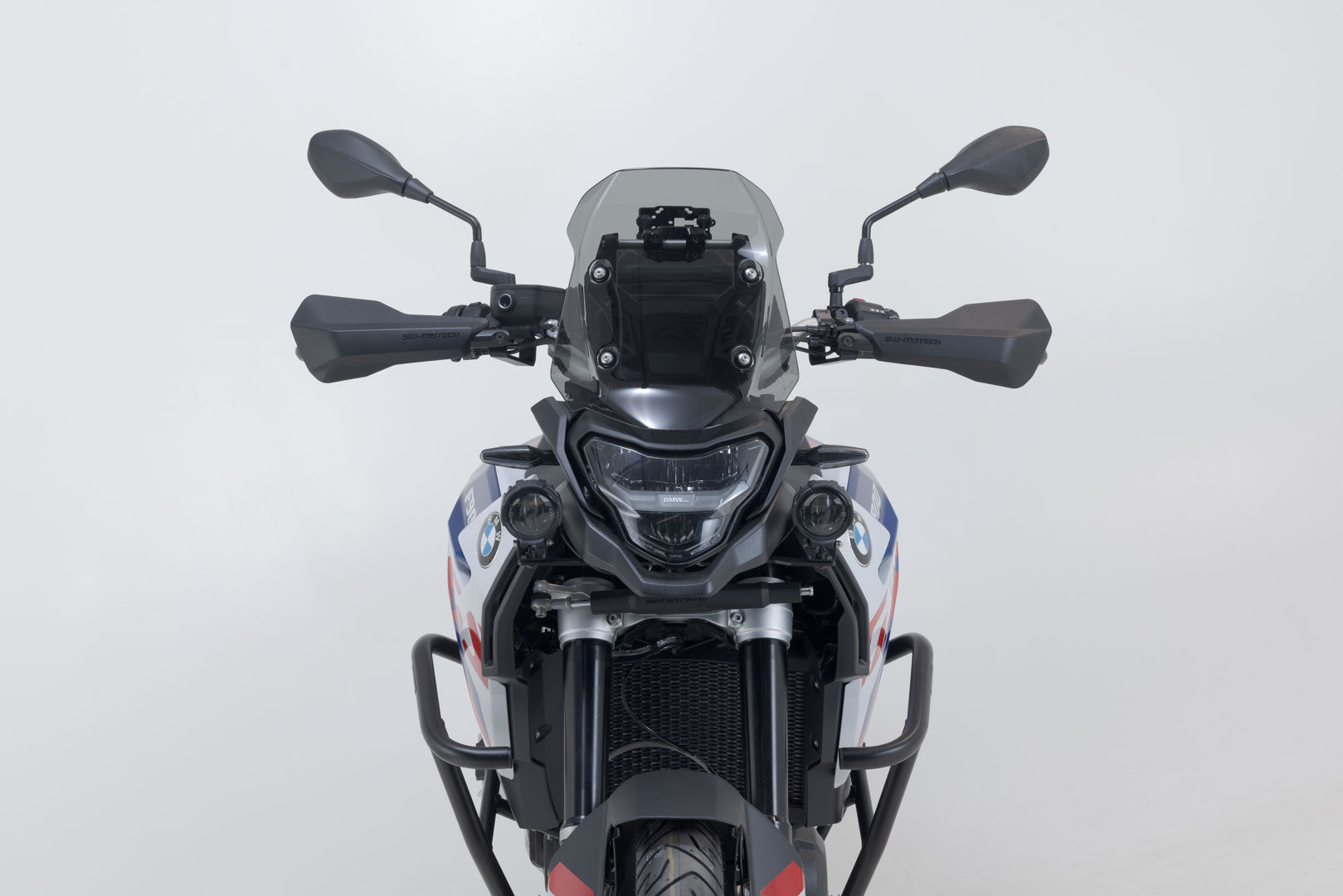 SW-MOTECH Kit de protectores de manos Sport Negro. R 1250 GS/Adv. (18-) F 800/900 GS (23-).