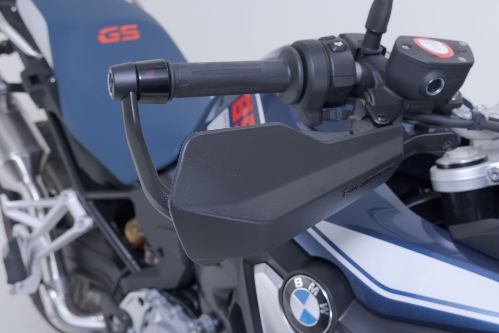 SW-MOTECH Kit de protectores de manos Sport Negro. BMW F 850 GS (17-).