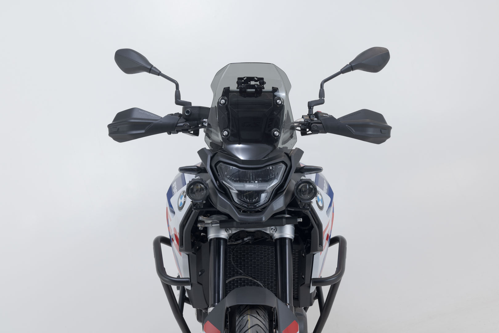 SW-MOTECH Kit de protectores de manos Adventure Negro. R 1250 GS/Adv. (18-) F 800/900 GS (23-).