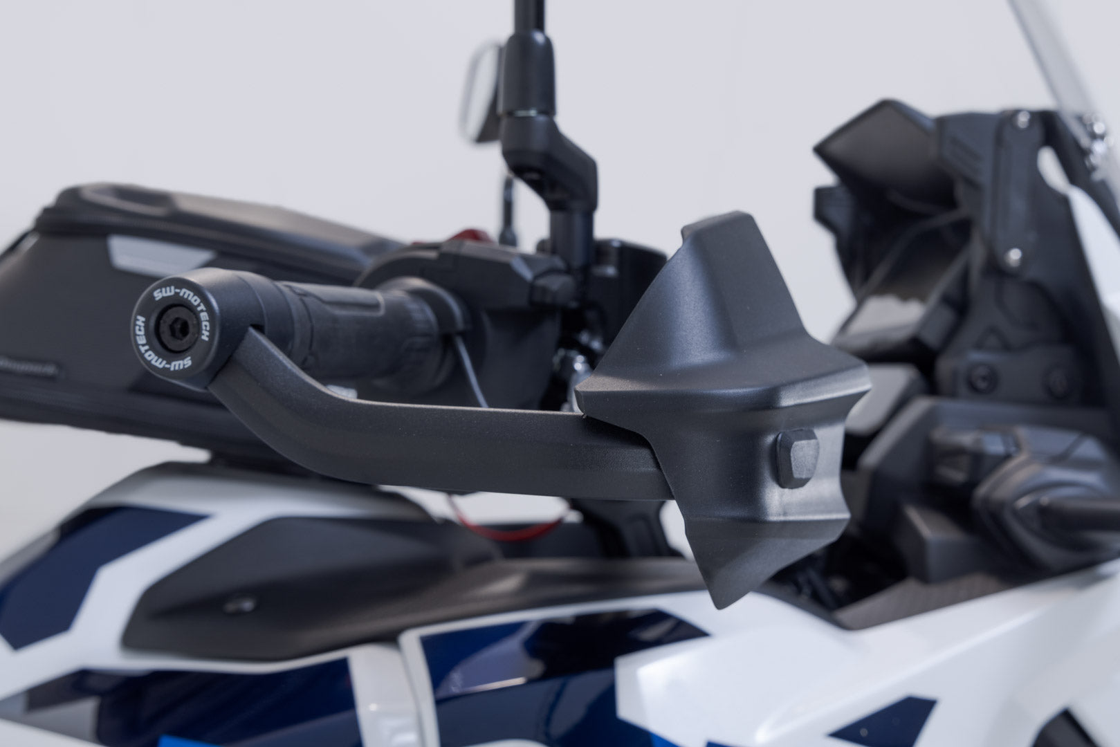 SW-MOTECH Kit de protectores de manos Adventure Negro. Honda CRF1000L/AS CRF1100L/AS X-ADV.