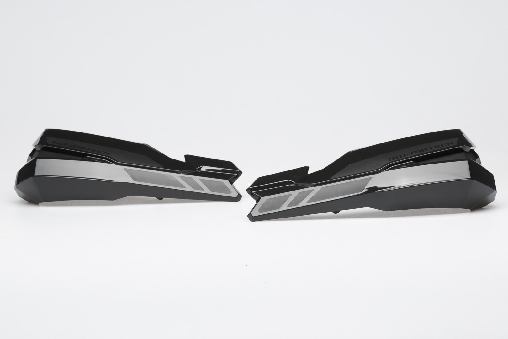 SW-MOTECH Kit de protectores de manos KOBRA Negro. Triumph Tiger 1200 Explorer (18-).