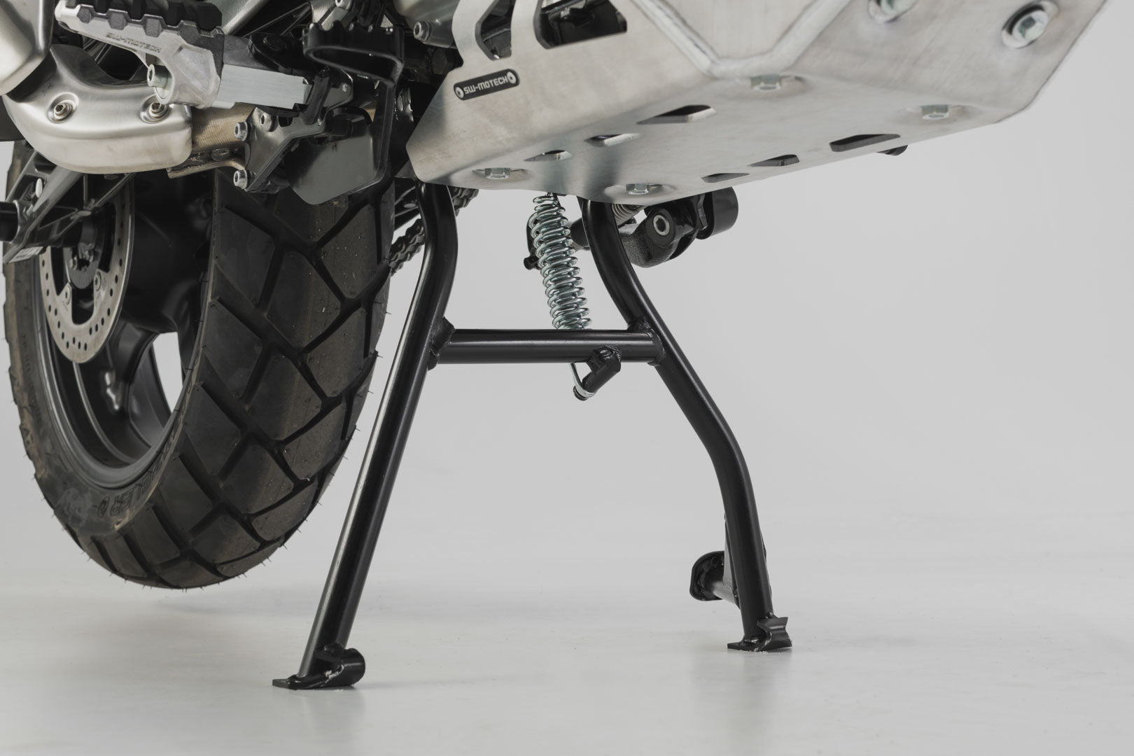 SW-MOTECH Caballete central Negro. BMW G 310 GS (17-20).