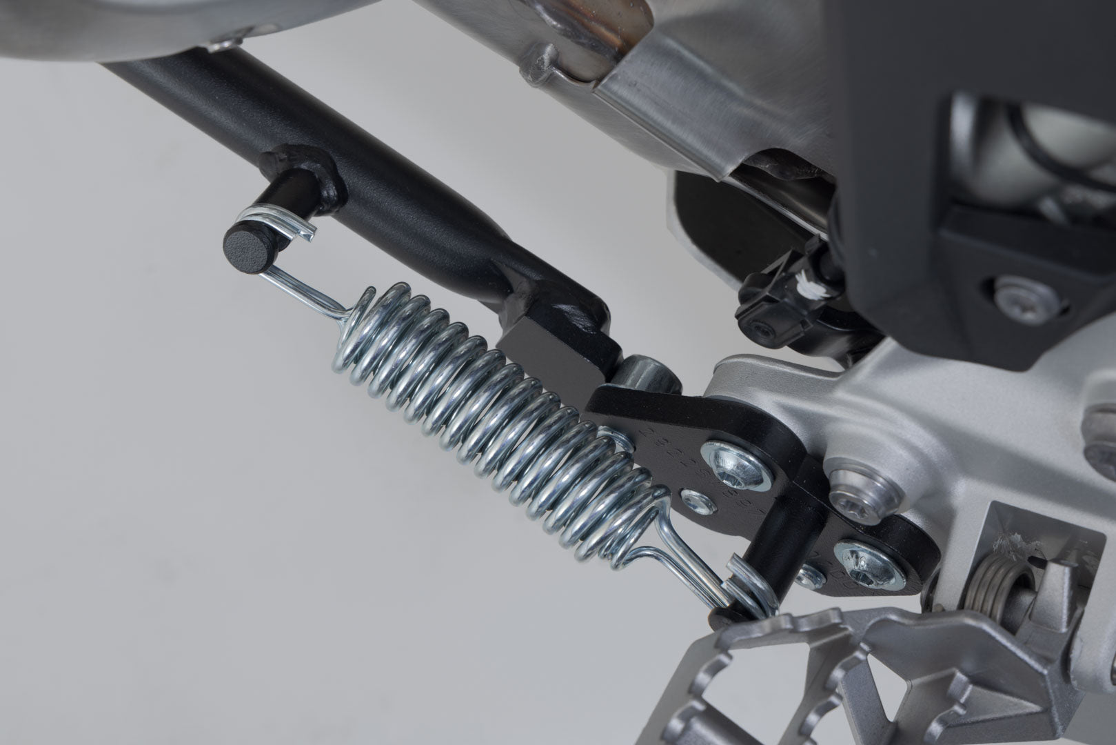 SW-MOTECH Caballete central Negro. BMW F 850 GS/Adv (18-) F 900 GS (23-).