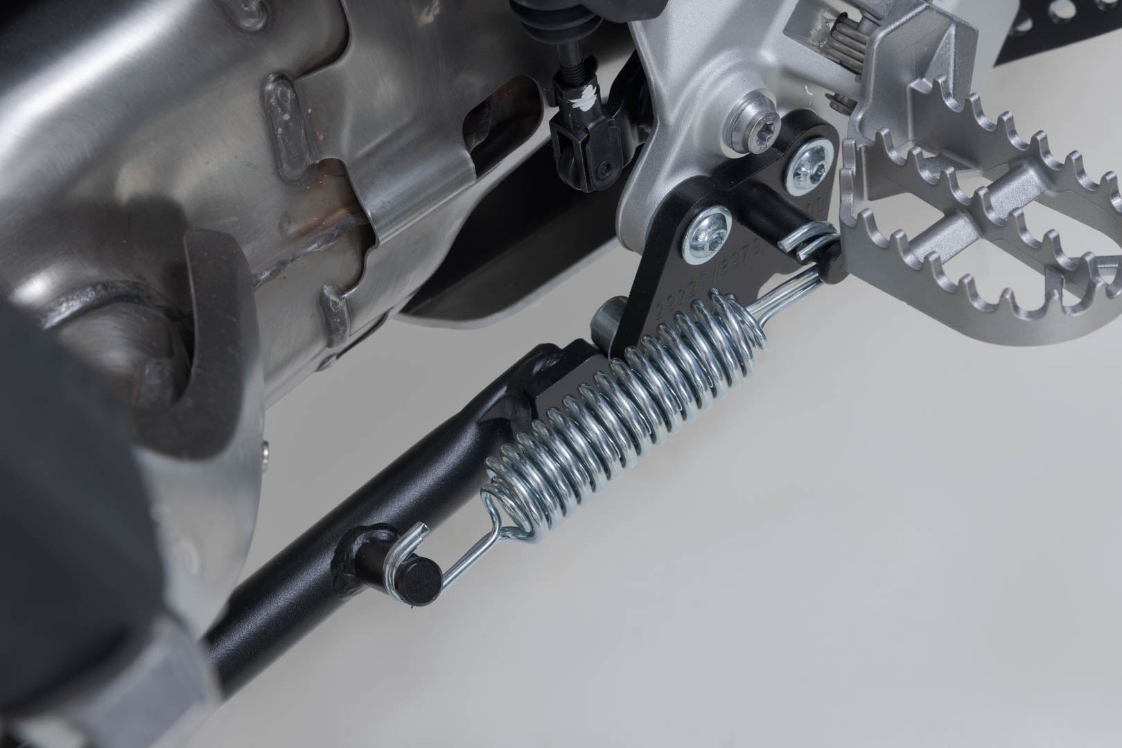 SW-MOTECH Caballete central Negro. BMW F 850 GS/Adv (18-) F 900 GS (23-).