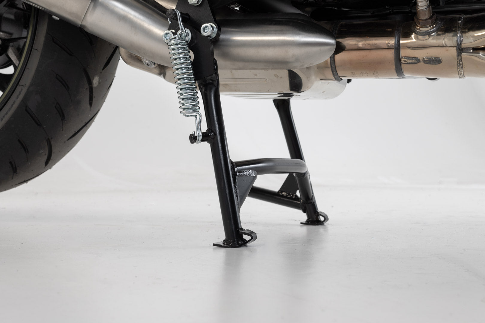 SW-MOTECH Caballete central Negro. Kawasaki Z900RS/ SE / Cafe (17-).