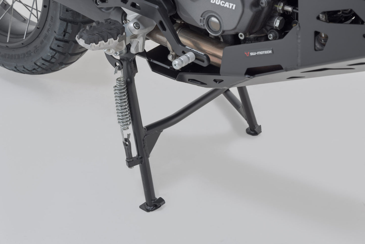 SW-MOTECH Caballete central Negro. Ducati DesertX (22-).