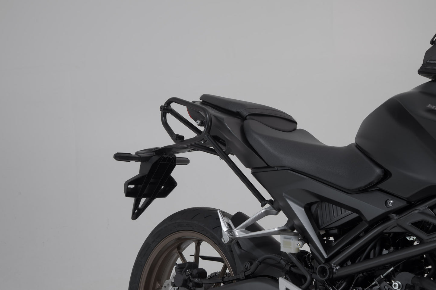 SW-MOTECH Soporte lateral derecho SLC Honda CB300R (18-) / CB125R (18-).