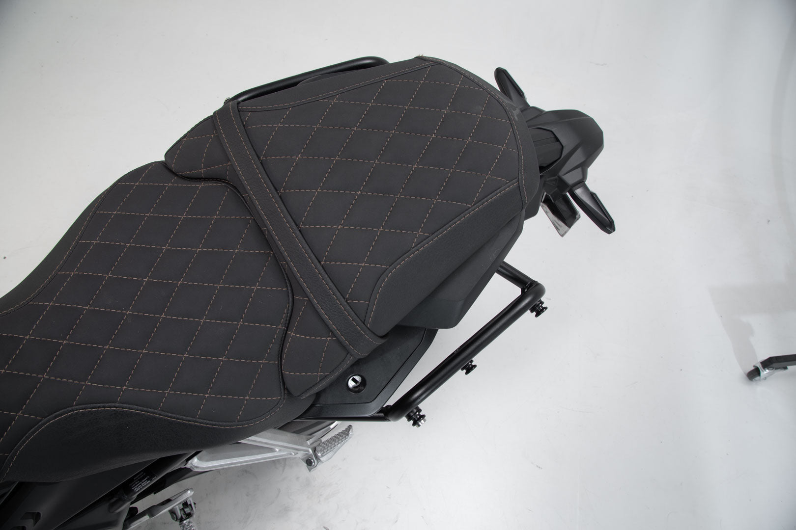 SW-MOTECH Soporte lateral izquierdo SLC Honda CBR650R (18-20) / CB650R (18-20).