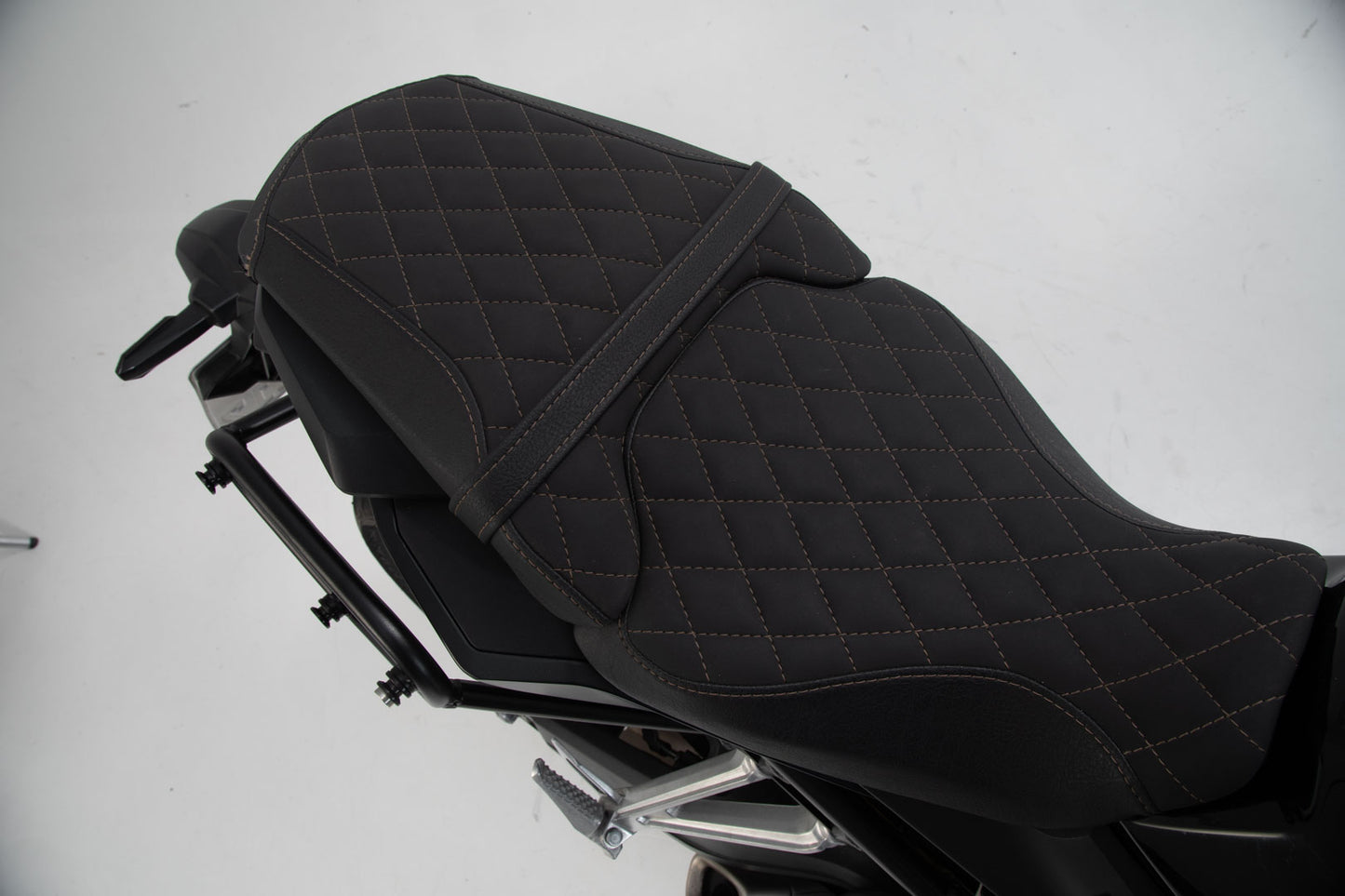 SW-MOTECH Soporte lateral derecho SLC Honda CBR650R (18-20) / CB650R (18-20).