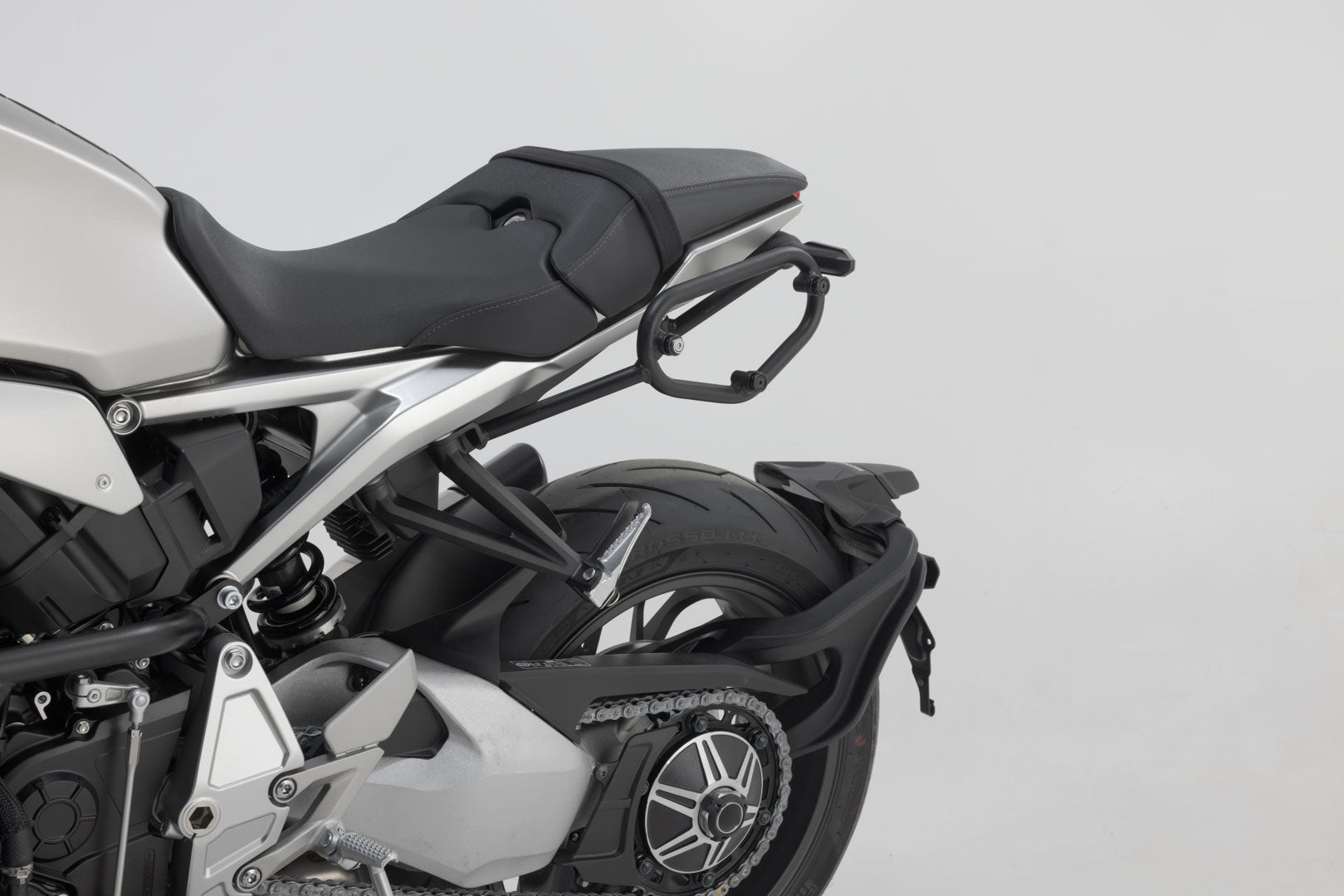 SW-MOTECH Soporte lateral izquierdo SLC Honda CB1000R (21-).