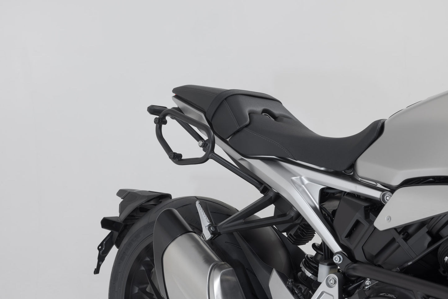 SW-MOTECH Soporte lateral derecho SLC Honda CB1000R (21-).