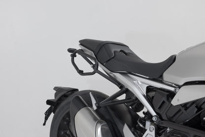 SW-MOTECH Soporte lateral derecho SLC Honda CB1000R (21-).