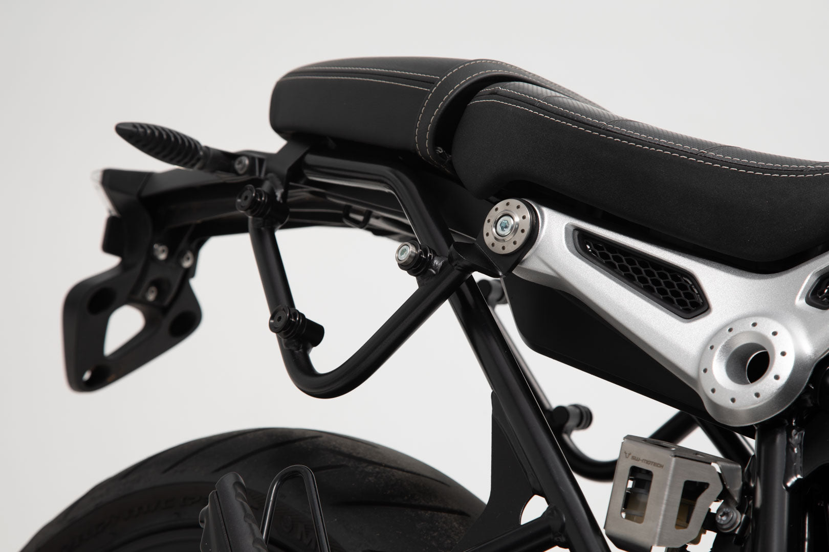 SW-MOTECH Soporte lateral derecho SLC BMW R nineT (14-) Scrambler/Pure/Racer/GS (16-).