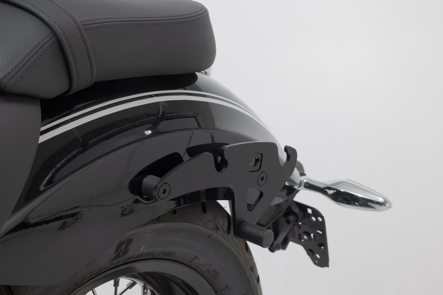 SW-MOTECH Soporte lateral SLH izquierdo LH1 BMW R18 (20-).