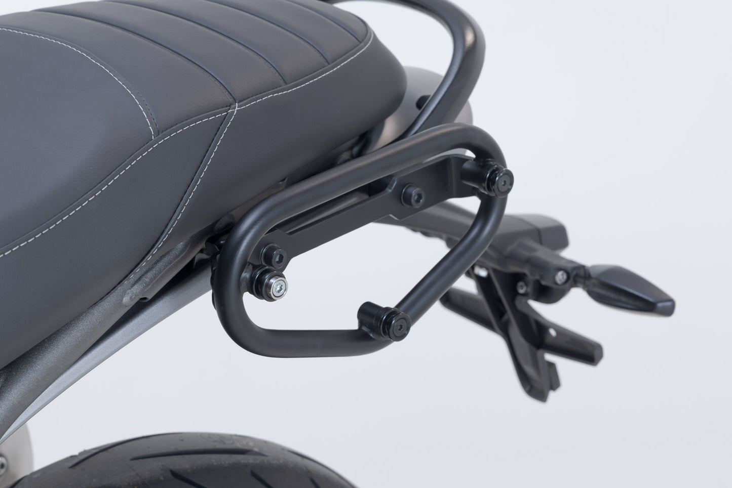 SW-MOTECH Soporte lateral izquierdo SLC Triumph Speed 400 / Scrambler 400 X/XC (23-).