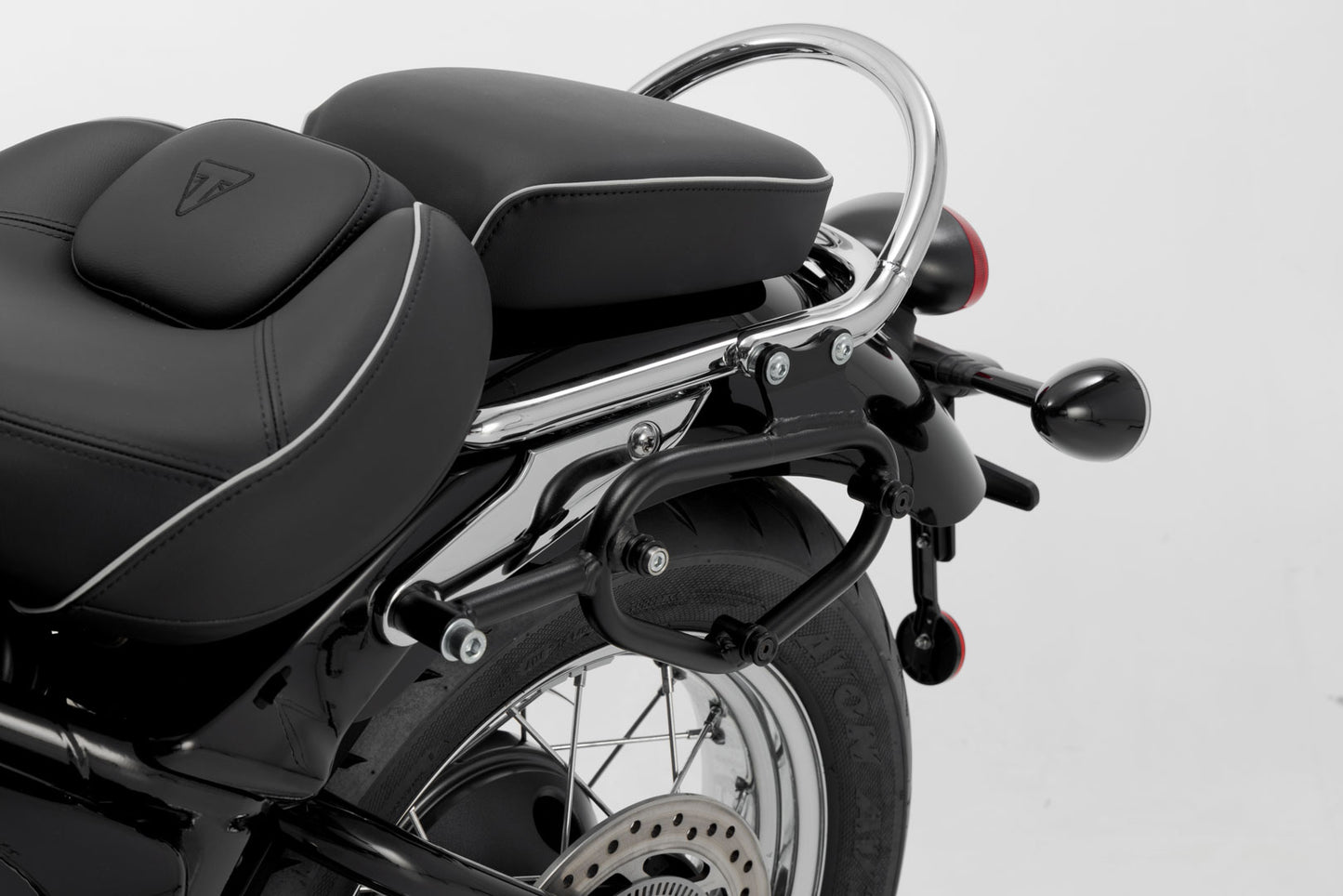 SW-MOTECH Soporte lateral izquierdo SLC Triumph Bonneville Speedmaster (18-).
