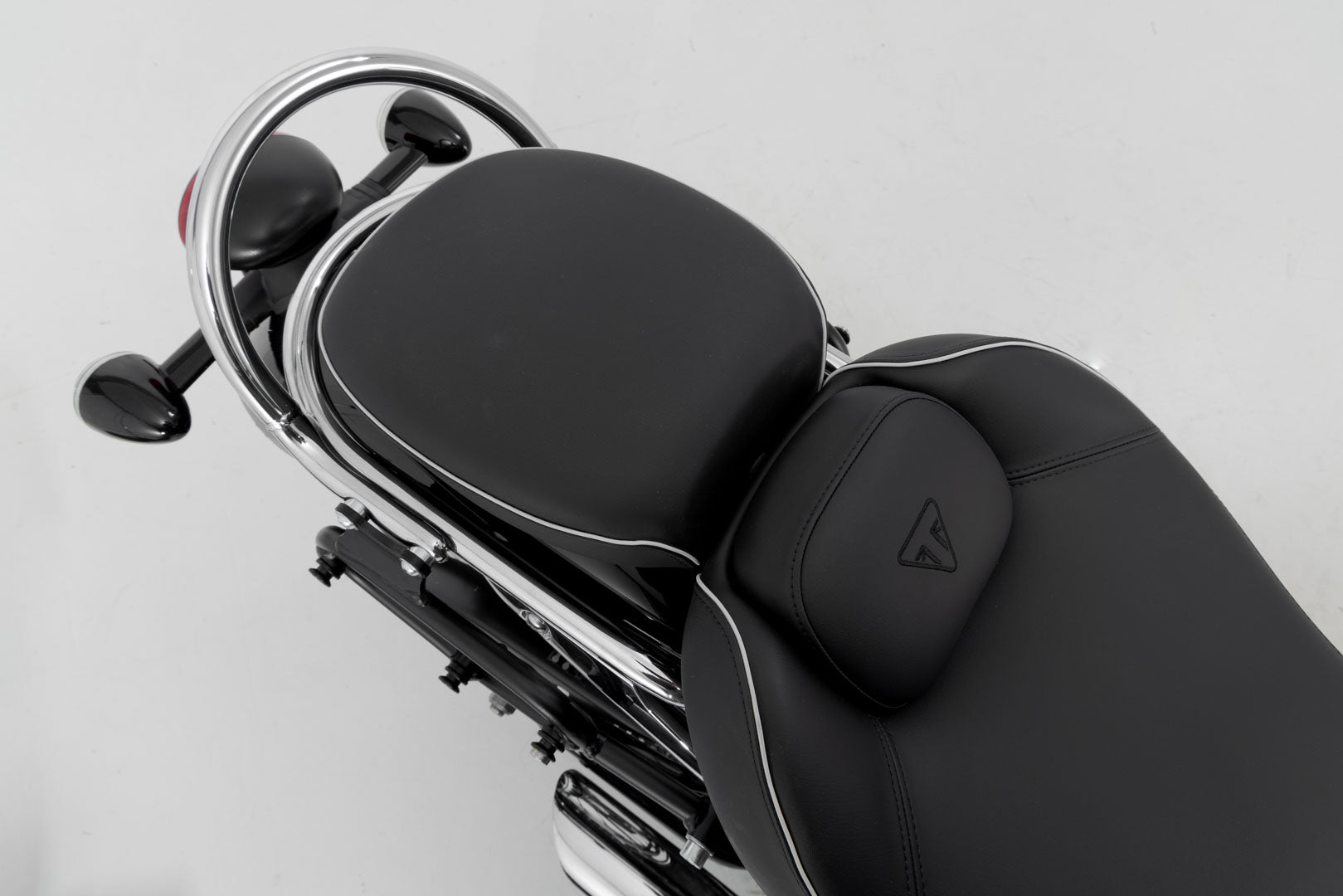 SW-MOTECH Soporte lateral derecho SLC Triumph Bonneville Speedmaster (18-).