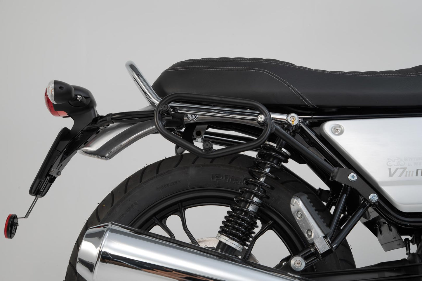 SW-MOTECH Soporte lateral derecho SLC Moto Guzzi V7 lll (16-).