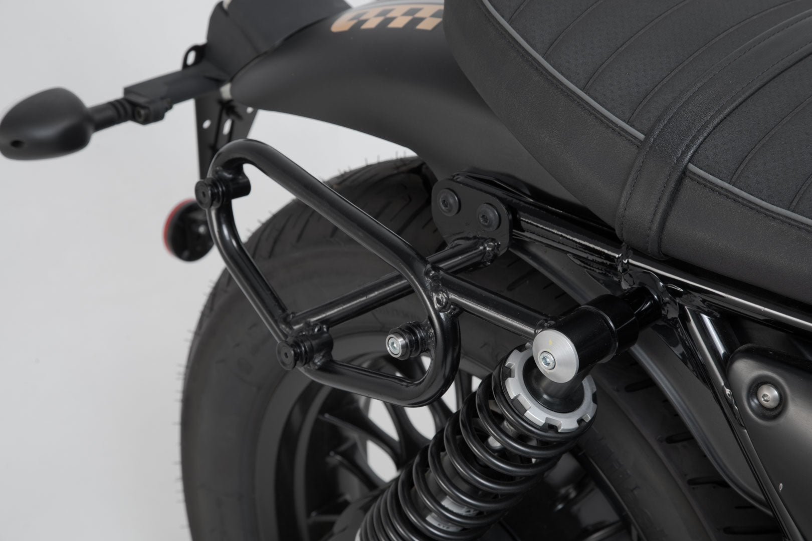SW-MOTECH Soporte lateral derecho SLC Moto Guzzi V9 Roamer/Bobber (15-).