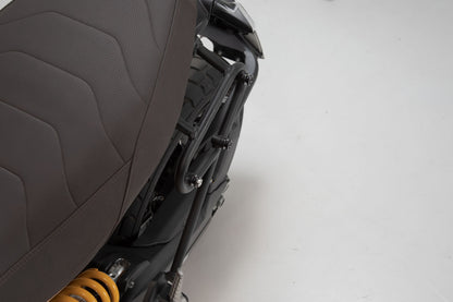SW-MOTECH Soporte lateral izquierdo SLC Modelos Ducati Scrambler.