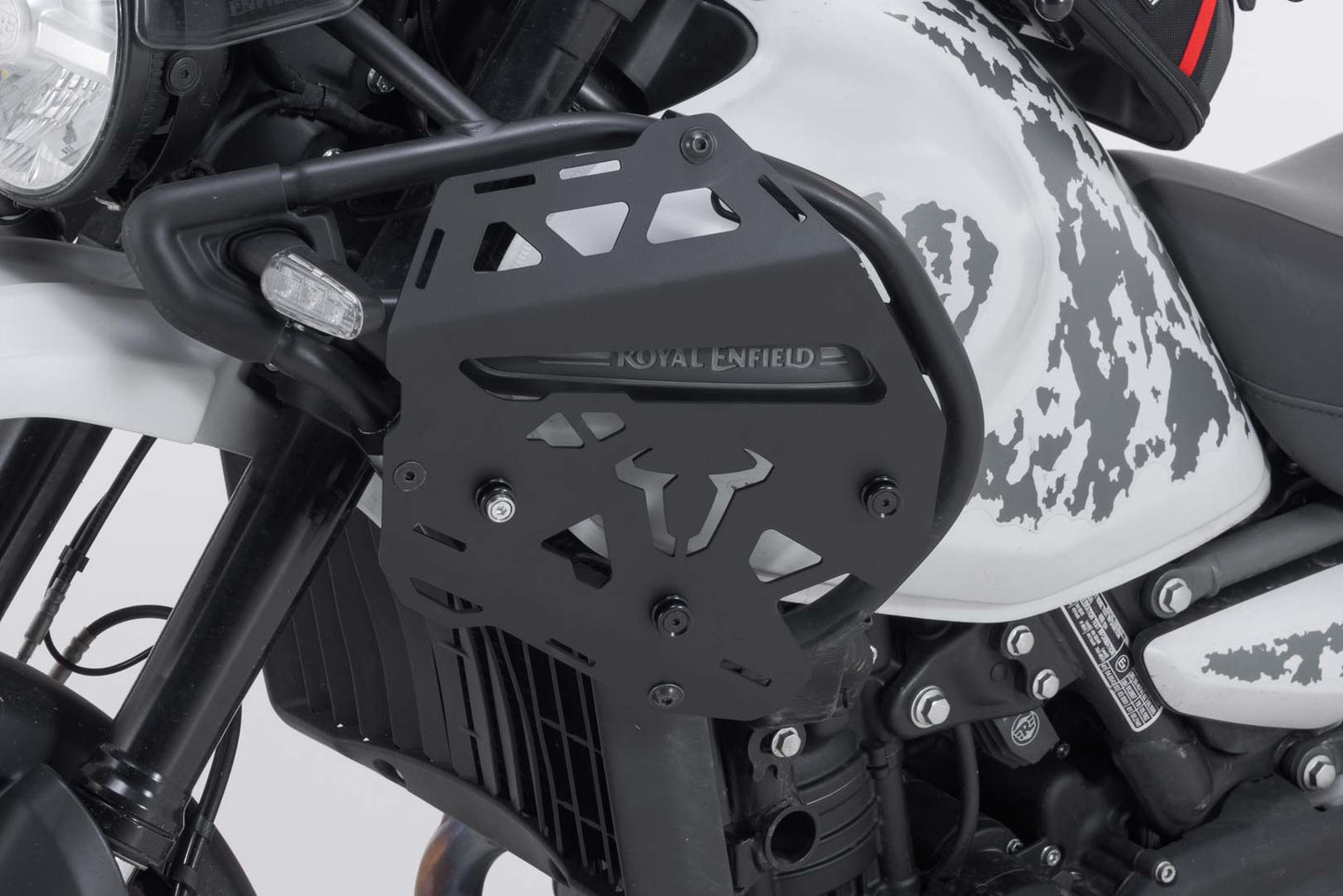 SW-MOTECH Soporte lateral izquierdo SLC para barras prot. or Royal Enfield Himalayan 450 (23-).