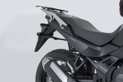 SW-MOTECH Soporte lateral PRO Negro. Honda XL750 Transalp (22-).