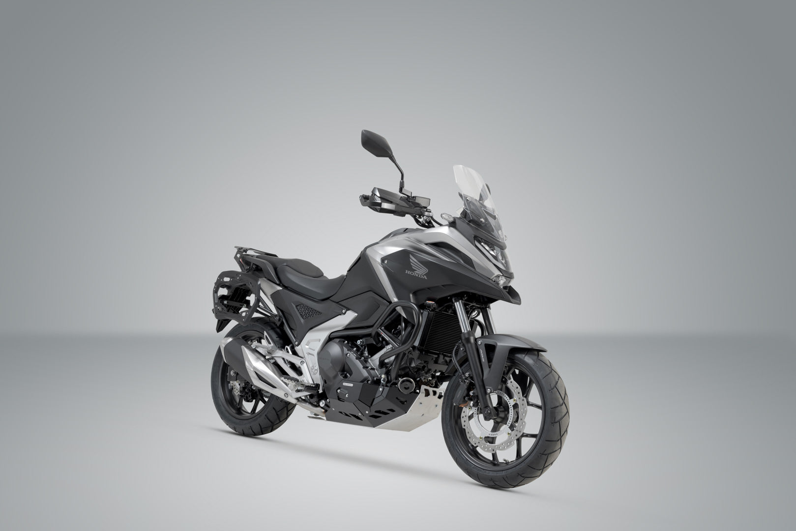SW-MOTECH Soporte lateral PRO Negro. Honda NC750X/XD (20-).