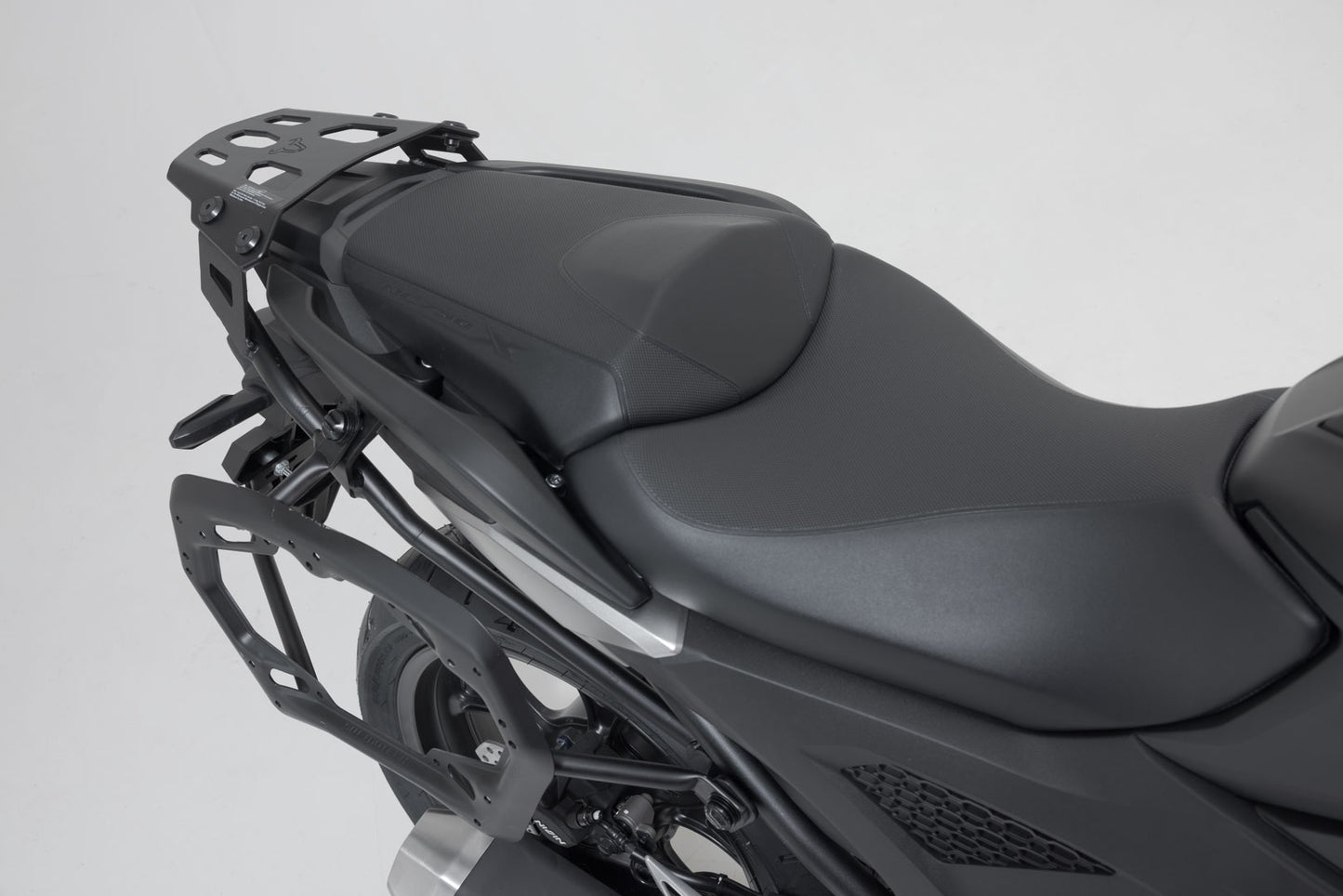 SW-MOTECH Soporte lateral PRO Negro. Honda NC750X/XD (20-).