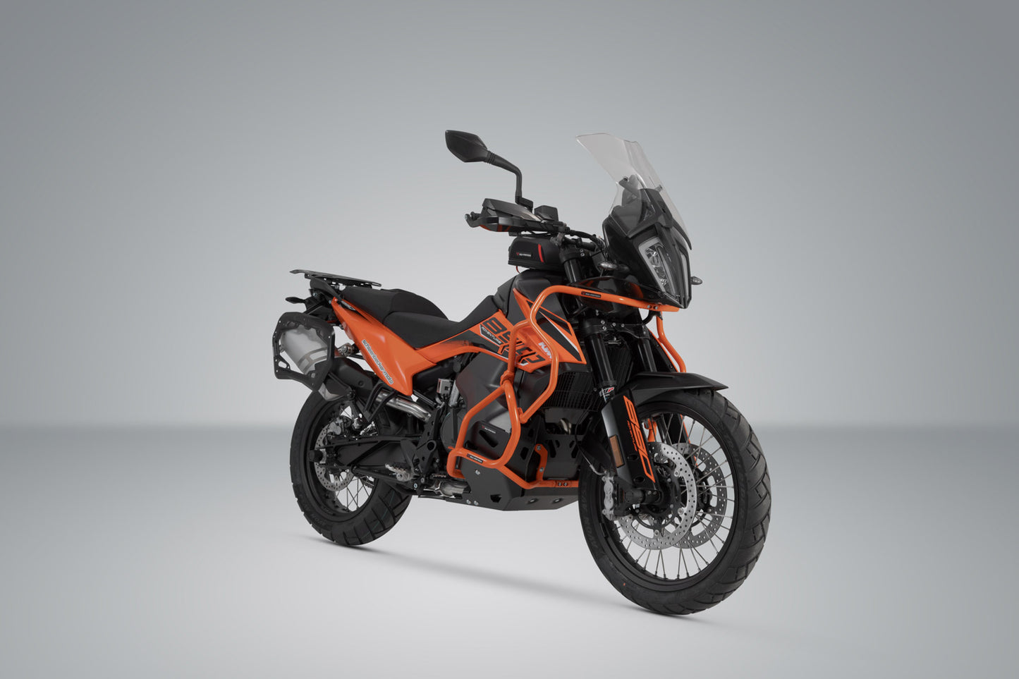 SW-MOTECH Soporte lateral PRO Negro. KTM 790 Adv/ R 890 Adv/ R 890 SM T.