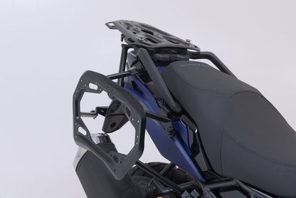SW-MOTECH Soporte lateral PRO Negro. Suzuki V-Strom 800 / 800DE (22-).