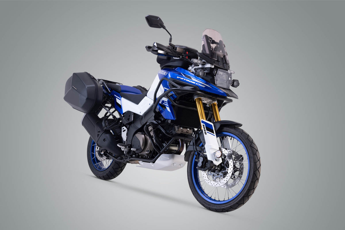 Suzuki V-Strom 1050DE azul y blanca con maletas AERO ABS y protecciones SW-MOTECH.