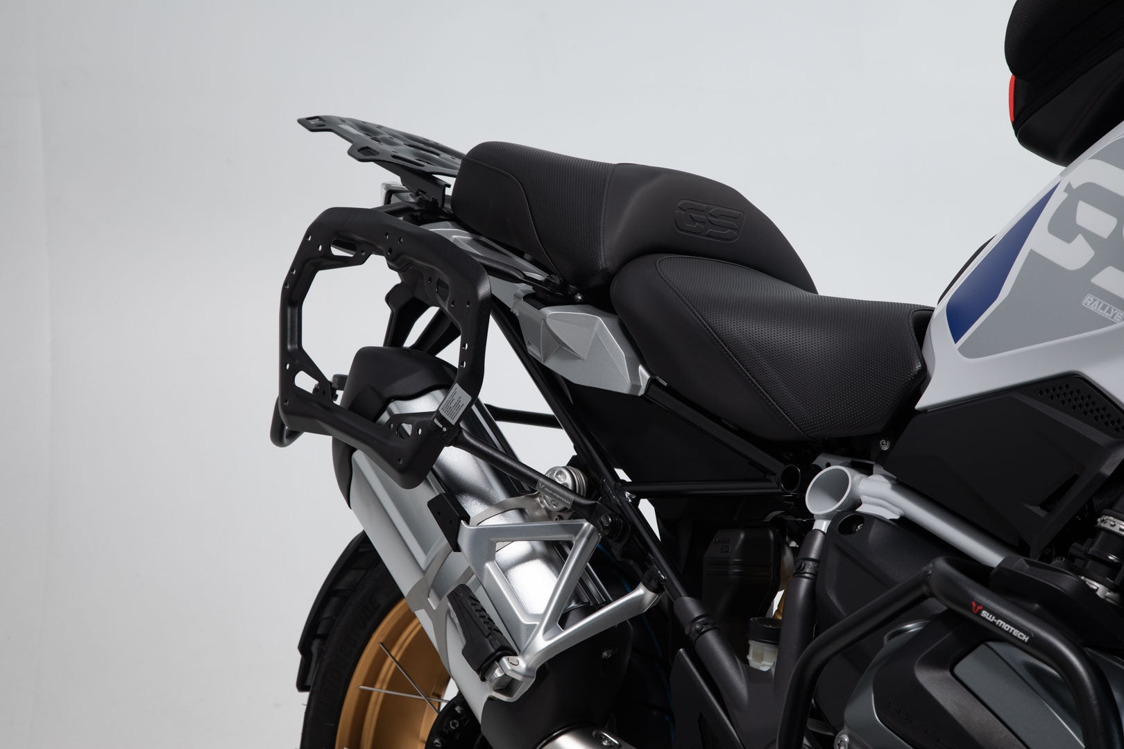 SW-MOTECH Soporte lateral PRO Negro. BMW R1200GS (12-18) R1250GS (18-).