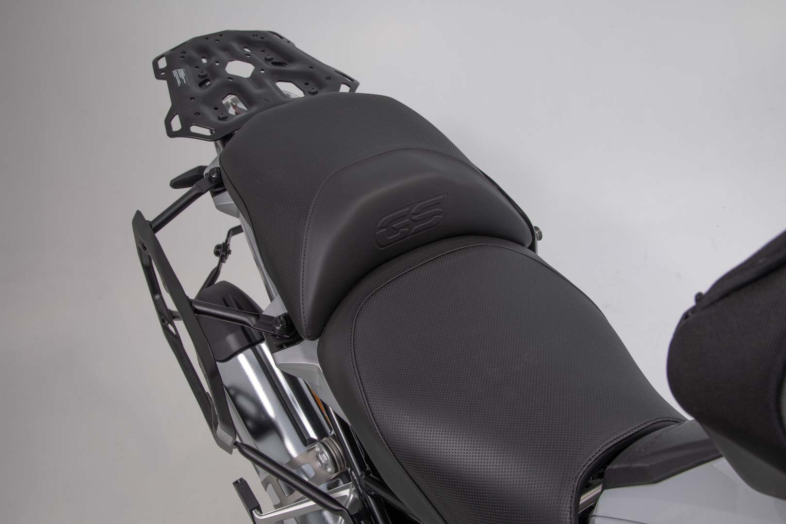 SW-MOTECH Soporte lateral PRO Negro. BMW R1200GS (12-18) R1250GS (18-).
