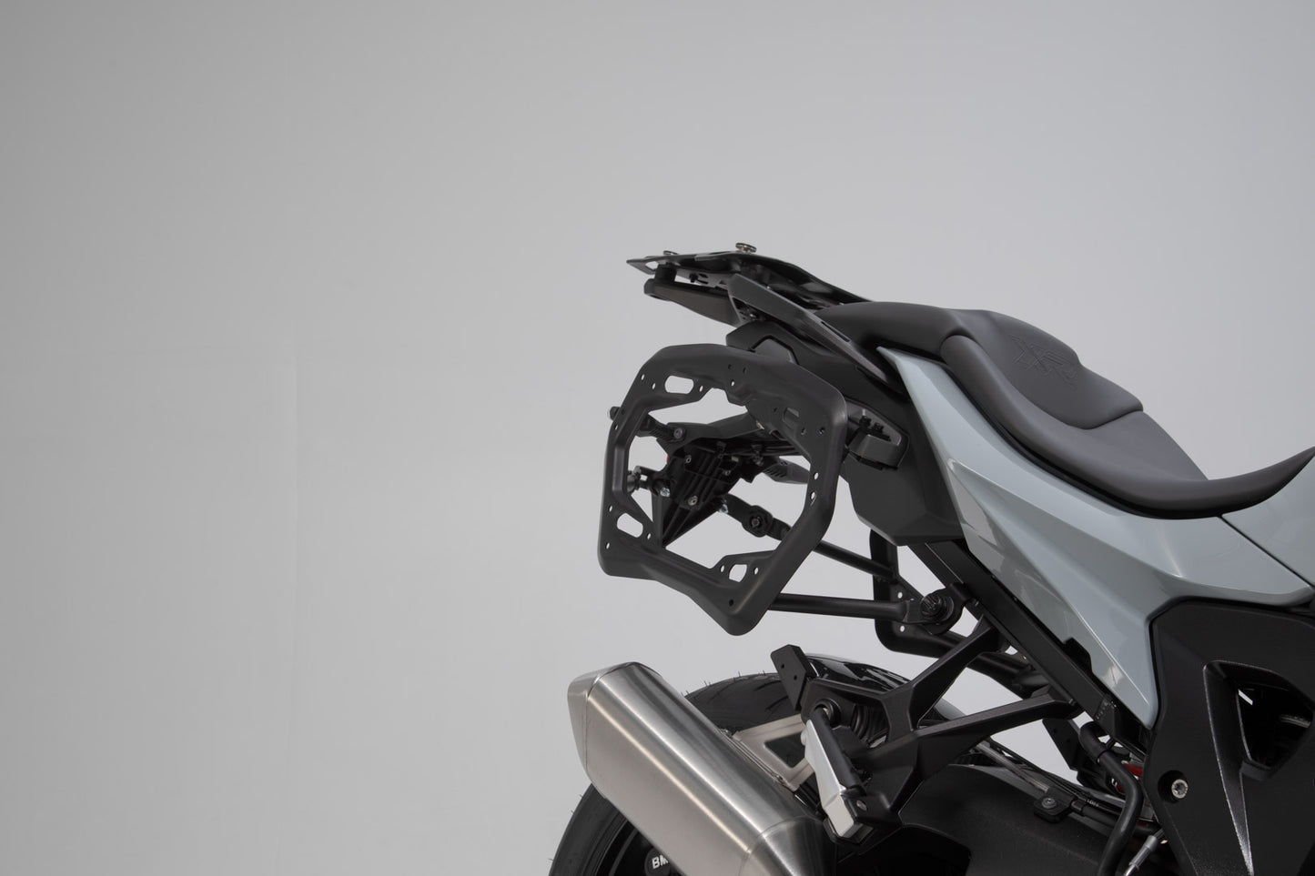 SW-MOTECH Soporte lateral PRO Negro. BMW S 1000 XR (19-).
