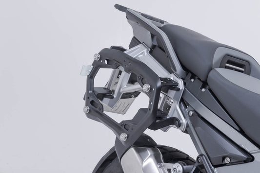 SW-MOTECH Soporte lateral PRO para portaequipajes originales Negro. BMW R 1300 GS Adventure (24-).