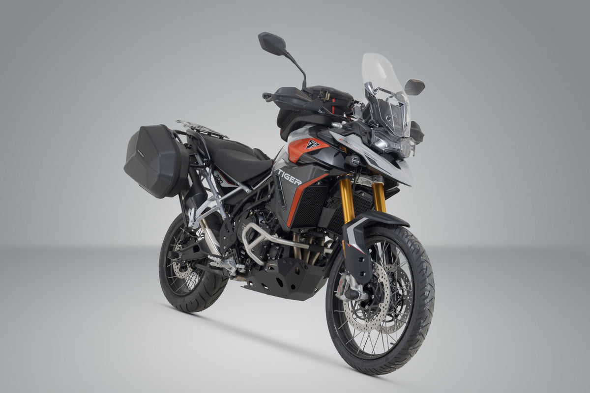 Triumph Tiger 900 Rally Pro con maletas laterales AERO ABS y protecciones SW-MOTECH.