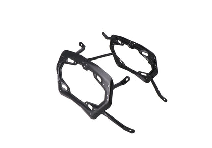 SW-MOTECH Soporte lateral PRO Negro. Tri Tiger 1200 Rally/GT Explorer (22-).
