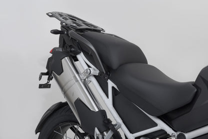 SW-MOTECH Soporte lateral PRO Negro. Tri Tiger 1200 Rally/GT Explorer (22-).