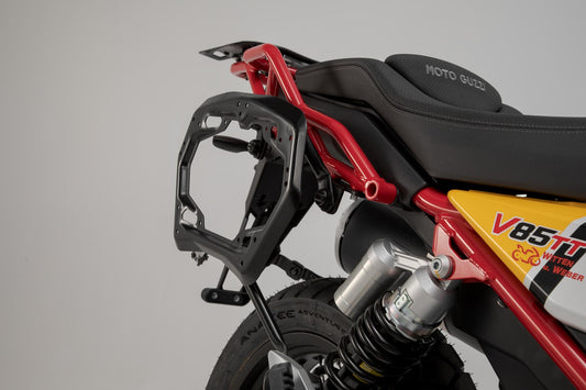 SW-MOTECH Soporte lateral PRO Negro. Moto Guzzi V85 TT (19-23).