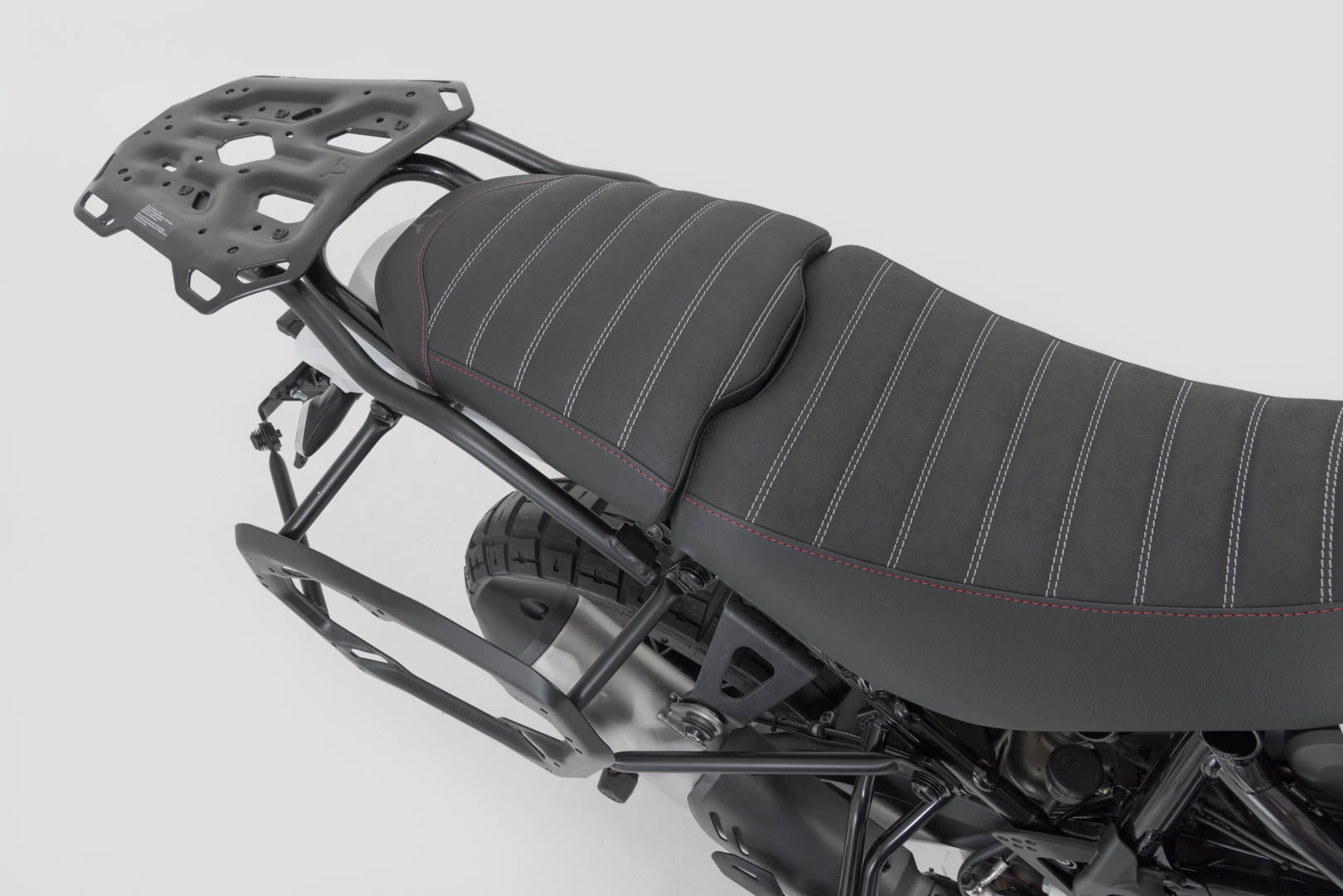 SW-MOTECH Soporte lateral PRO modelo de EE. UU. Negro. Ducati DesertX (22-) / Rally (23-).