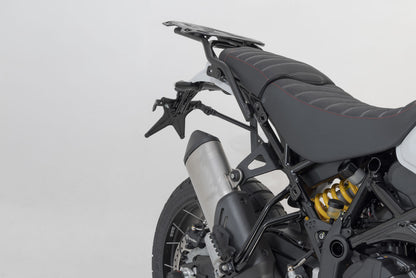 SW-MOTECH Soporte lateral PRO modelo de EE. UU. Negro. Ducati DesertX (22-) / Rally (23-).