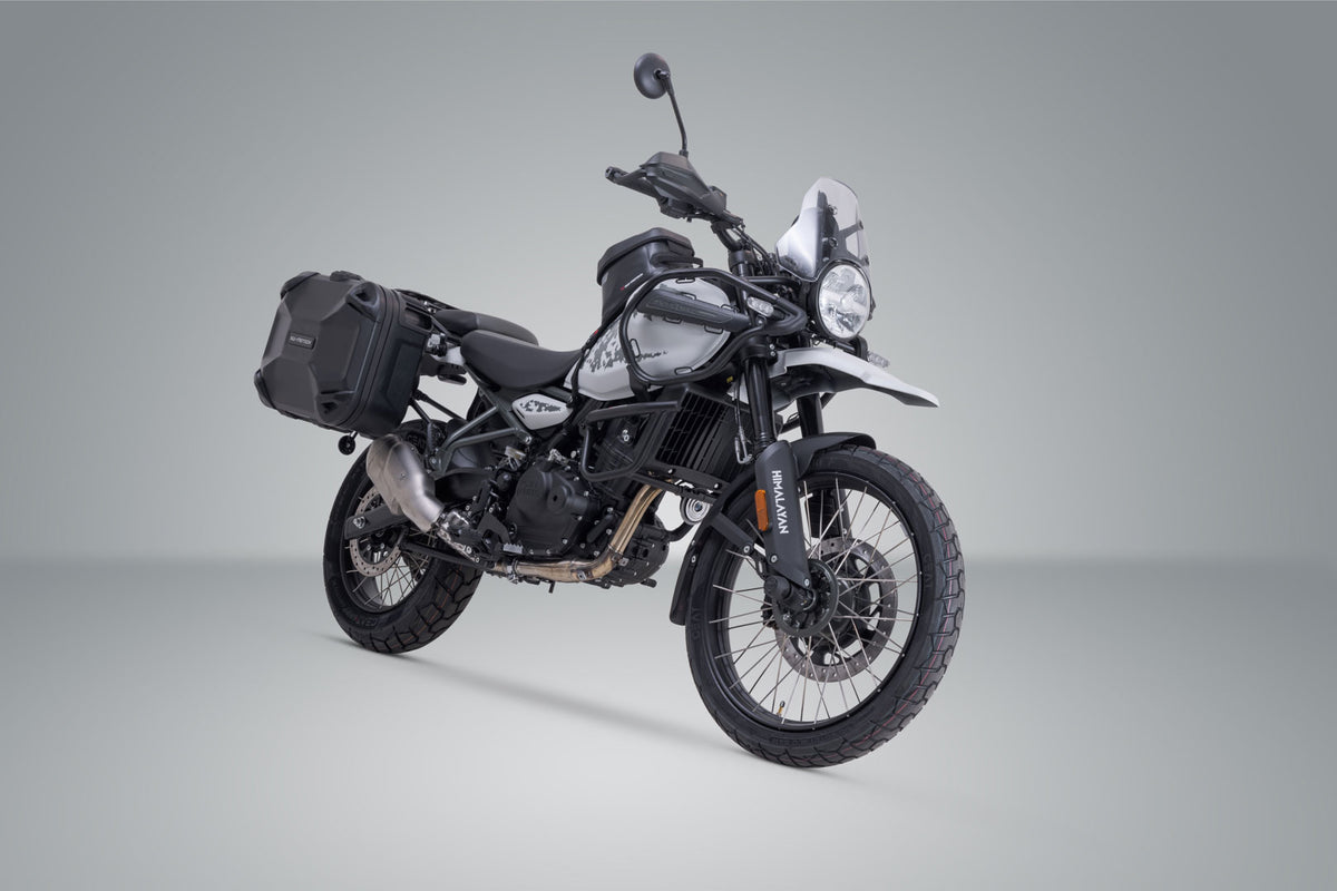 Royal Enfield Himalayan 450 equipada con maletas DUSC y bolsa de tanque SW-MOTECH.