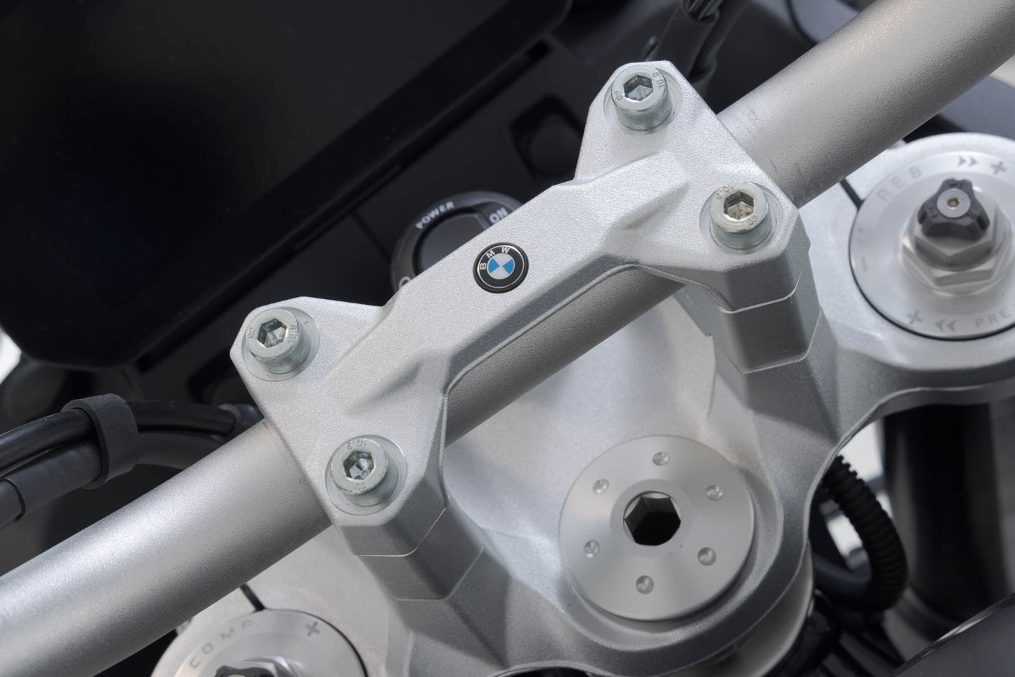SW-MOTECH Elevador de manillar H=30 mm. Plateado. BMW F 850 GS/Adv F 900 GS.