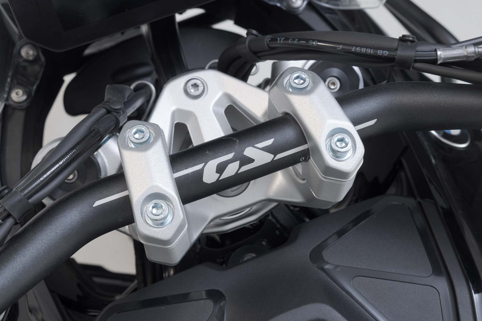 SW-MOTECH Elevador de manillar H=30 mm. Plateado. BMW R 1300 GS (23-)/Adv (24-).
