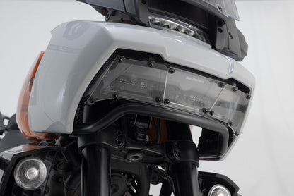 SW-MOTECH Protector de luces delanteras Soporte con panel de PVC. H-D Pan America (21-).