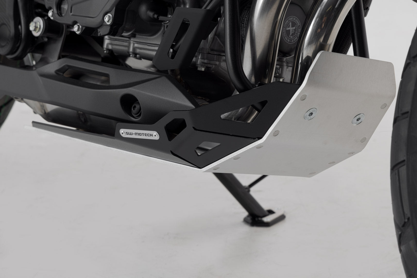 SW-MOTECH Protector de motor Negro/plateado. Honda CB500X (18-) NX500 (23-).