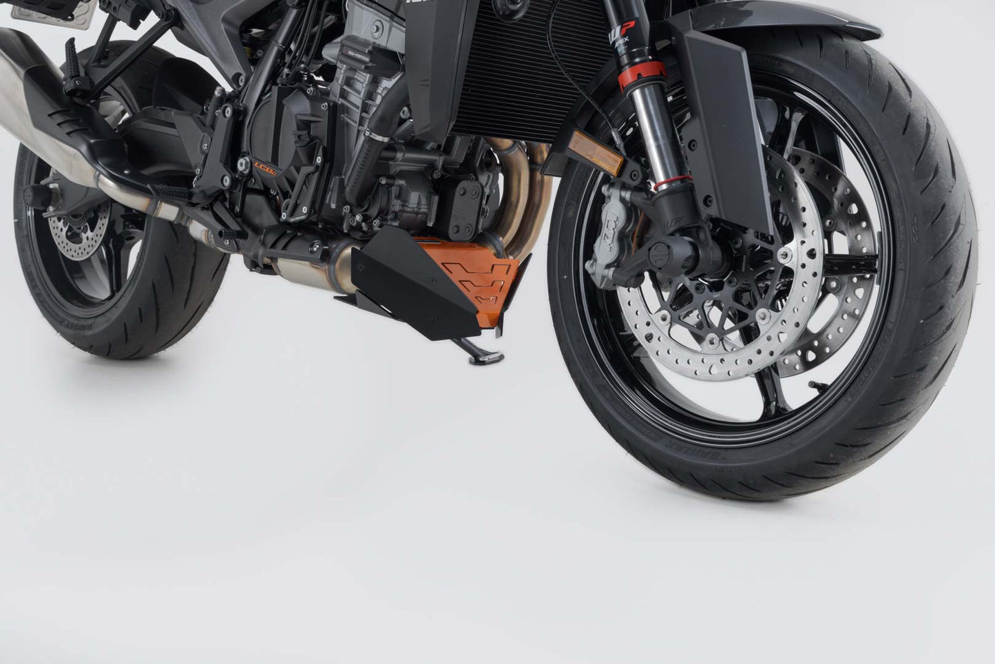 SW-MOTECH Quilla Naranja/Negro. KTM 990 Duke (23-).