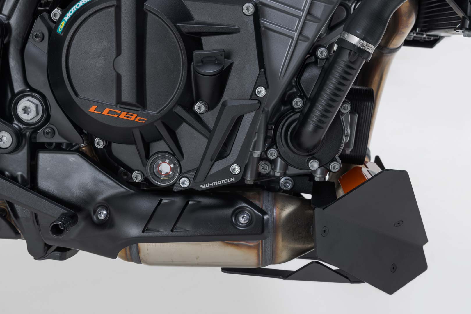 SW-MOTECH Protector de la tapa para la carcasa del motor Negro. KTM 990 Duke (23-).