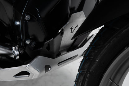 SW-MOTECH Extensión delantera de protector de motor Negro/plateado. BMW R1200 (12-18) R1250 (18-).